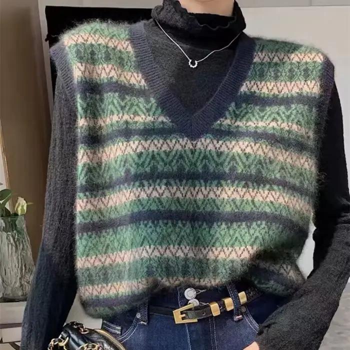 2025 gilet tricoté vêtements d'extérieur pour femmes rétro col en v pull débardeur empilé petite épaule nouveau haut Clip