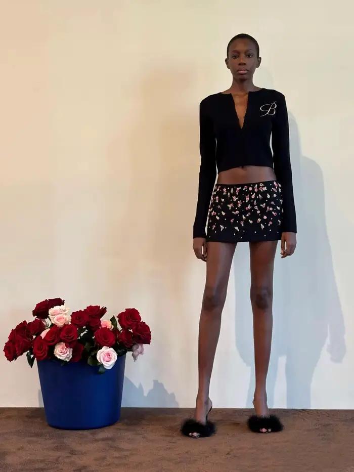 Blumarin a conçu un cardigan français haut de gamme en dentelle brodée avec crochet et boucle pour gaufres