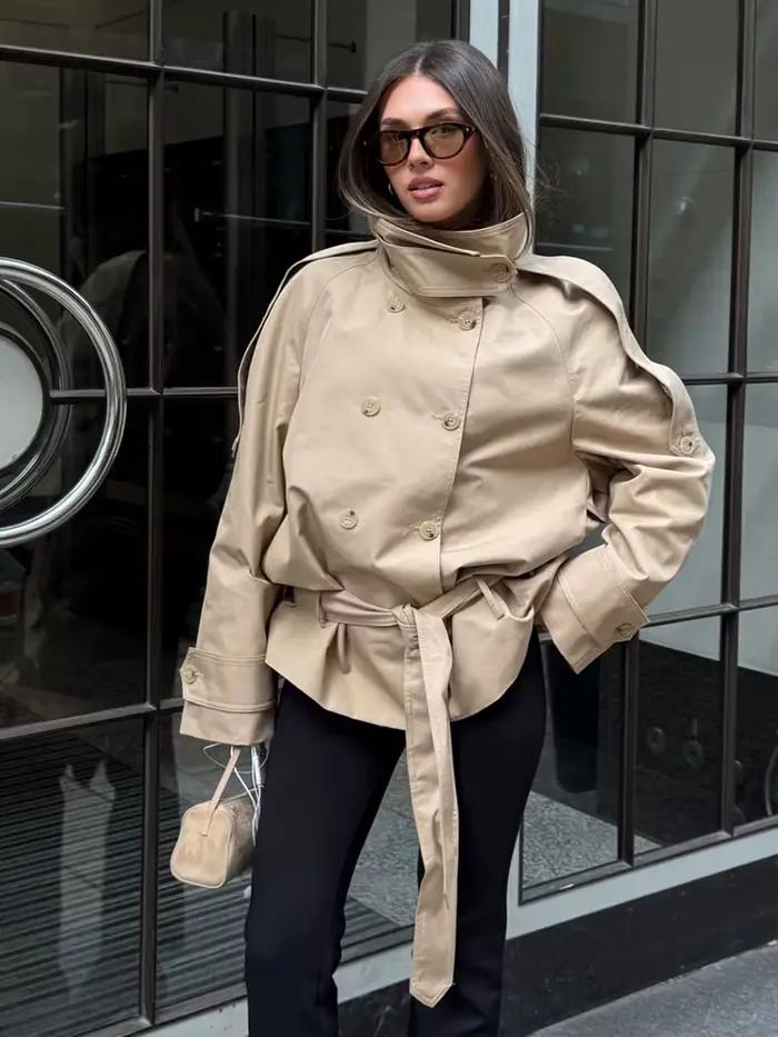 HH Veste Courte Chic pour Femme, Col Montant, Double Boutonnage, Ceinture Décorative, Style Urbain, Tendance Mode Féminine