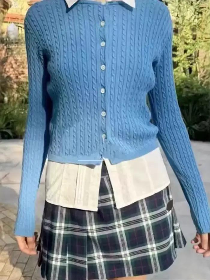 Cardigan en tricot à fleurs torsadées bleues pour femmes