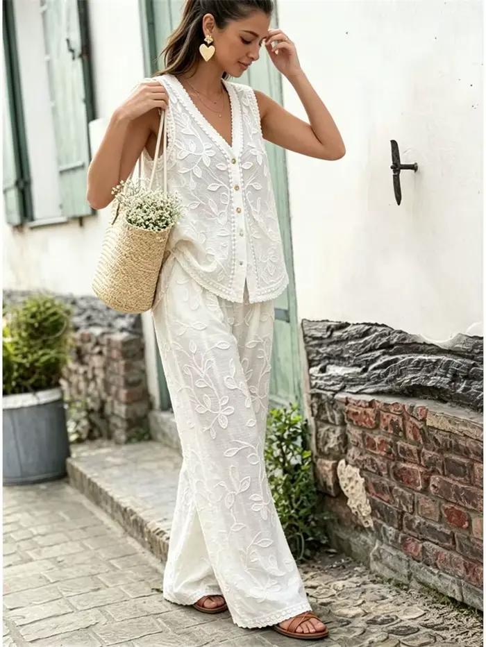 Ensemble gilet et pantalon blancs brodés en jacquard