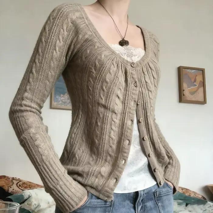 Cardigan américain à boutonnage rétro avec tempérament élégant et haut tricoté pour femme