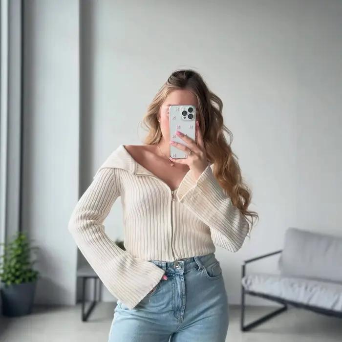 Pull court asymétrique épaule dénudée pour femme