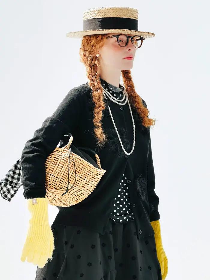 Cardigan tricoté noir avec détails floraux Streetwear quotidien Style rétro et artistique 255267