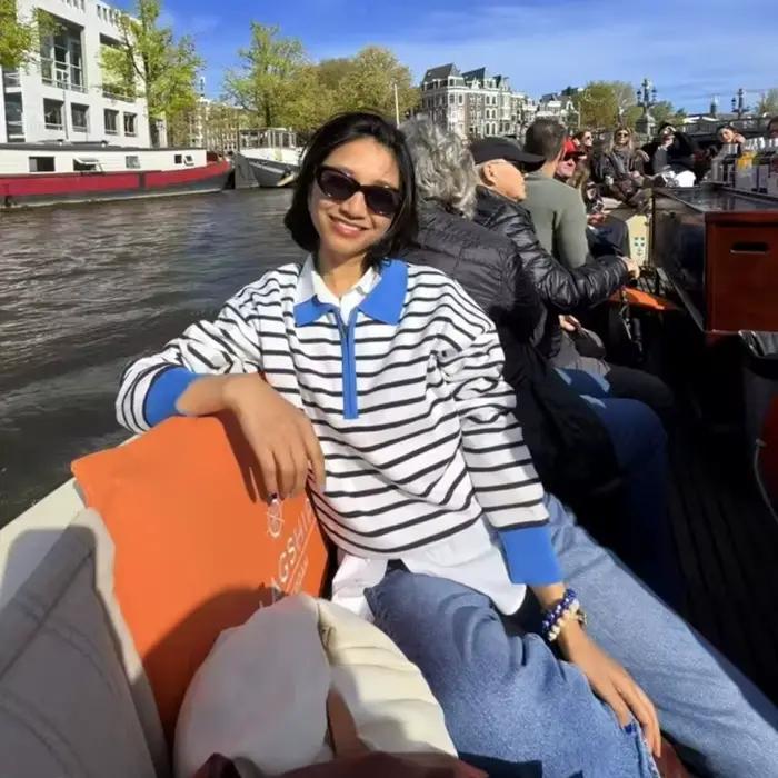 Pull tricoté rayé col polo élégant pour femme – Nouvelle collection Printemps 2026 – Chic et tendance