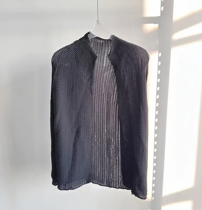 Cardigan plissé blanc Miyake