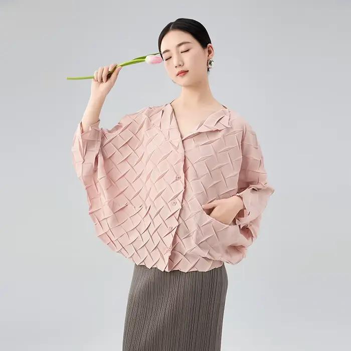 Miyake veste plissée pressée à la main 2025 été nouveau Premium Sense col en v couleur unie simple boutonnage ample cent Cardigan