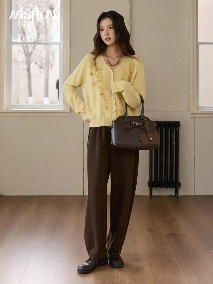 MISHOW tricot Cardigan pour femme 2025 hiver Style français brodé jaune col en v