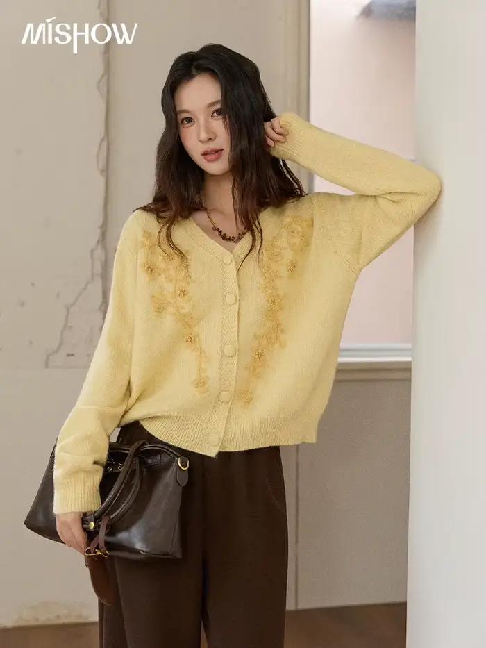 MISHOW tricot Cardigan pour femme 2025 hiver Style français brodé jaune col en v