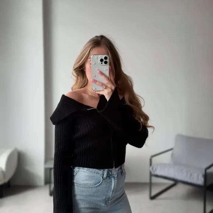 Pull court asymétrique épaule dénudée pour femme