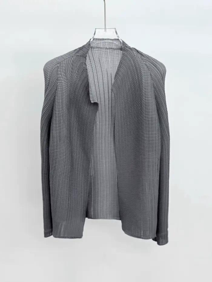 Cardigan plissé blanc Miyake