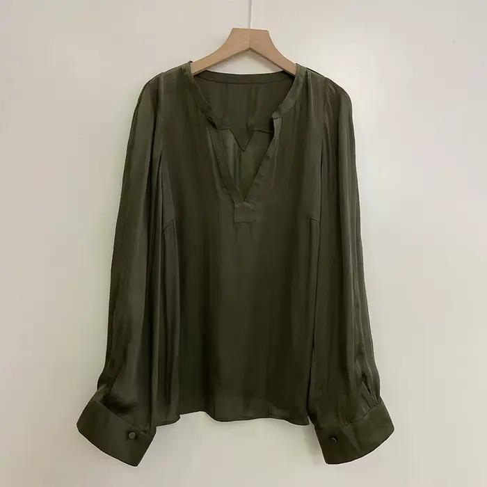 Rowan BB22T544 Pull à col en V à manches longues avec boutons pour femme