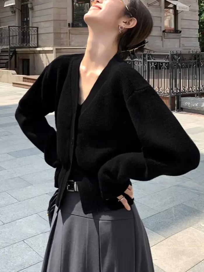 Cardigan décontracté tricoté AOSSVIAO – Collection Automne Hiver 2026 – Élégance unie