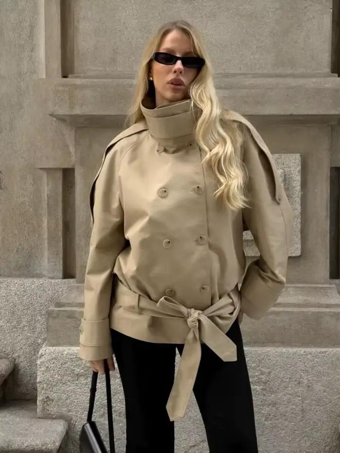 HH Veste Courte Chic pour Femme, Col Montant, Double Boutonnage, Ceinture Décorative, Style Urbain, Tendance Mode Féminine
