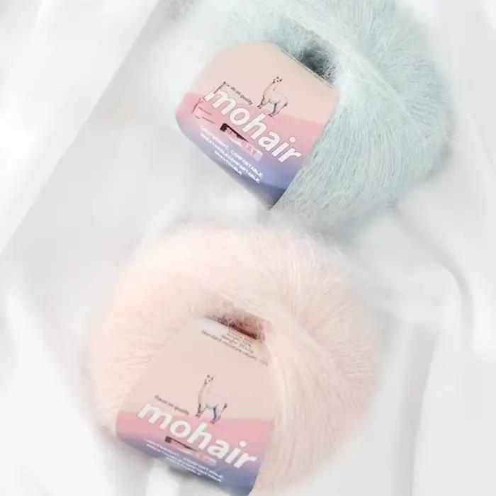 Pull et écharpe tricotés à la main avec alpaga et mohair entrelacés en laine florale
