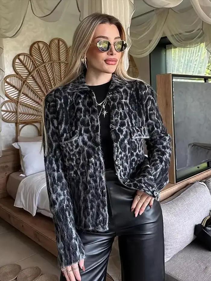 Cardigan en tricot pelucheux imprimé léopard pour femme