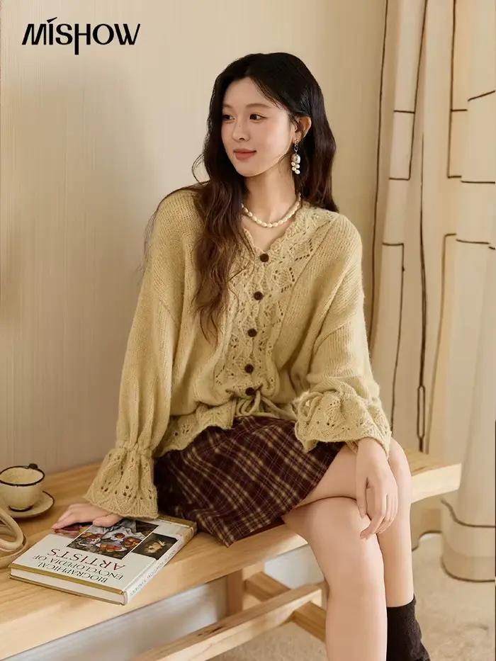 MISHOW pull au Crochet fait à la main Cardigan automne Mohair manches évasées hauts tricotés vague col en v à lacets