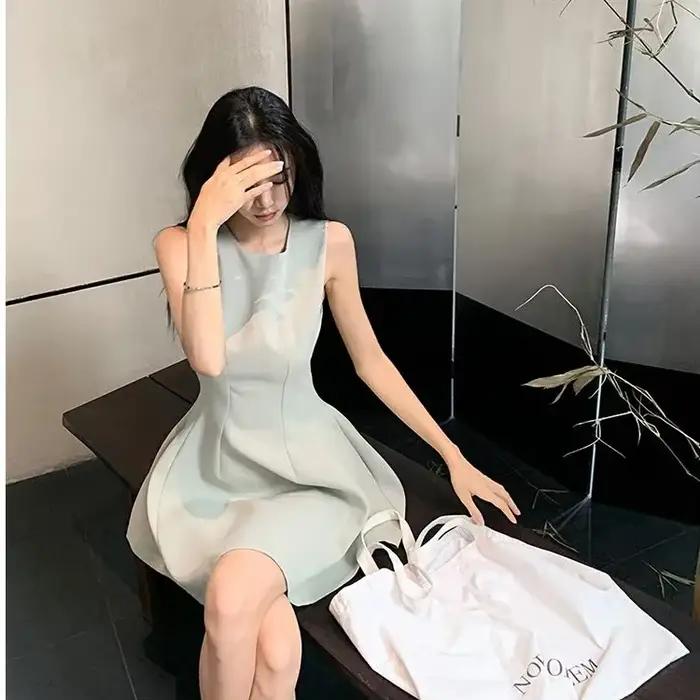 Robe Gilet Élégante Sans Manches Coupe Slim pour Femme