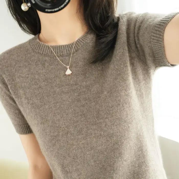 Pull tricoté à manches courtes et col rond pour femme