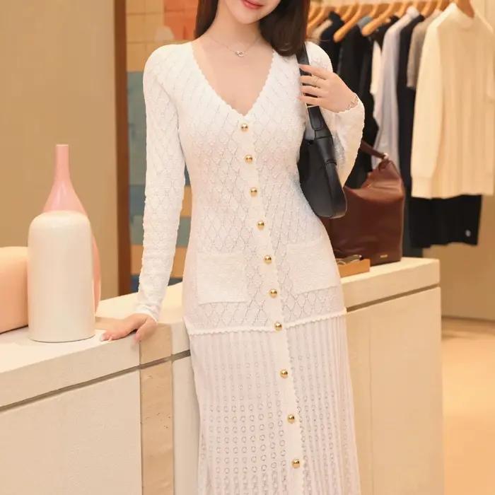Robe élégante en tricot à col en V ajouré pour femme