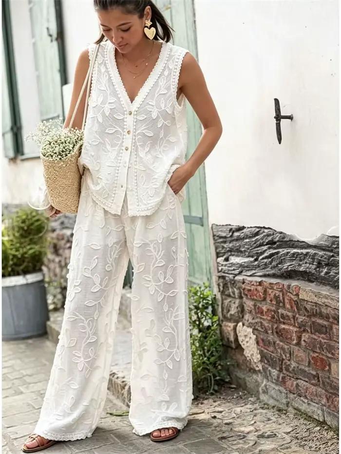Ensemble gilet et pantalon blancs brodés en jacquard